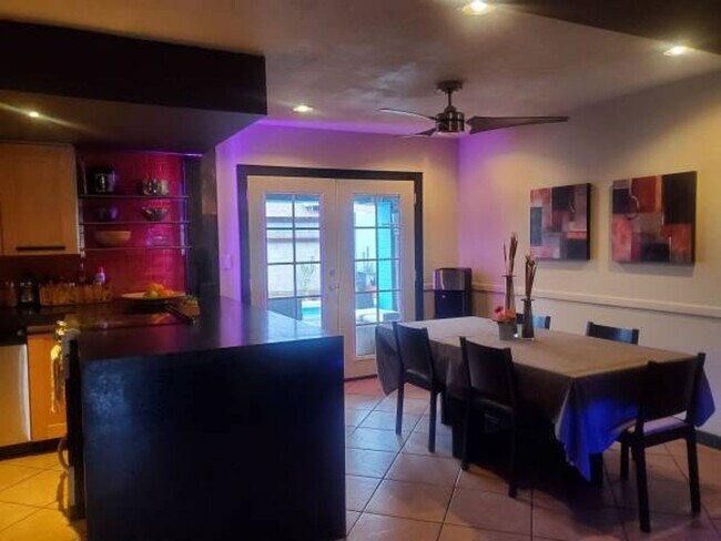 Foto del edificio - 1220 W Pebble Beach Dr