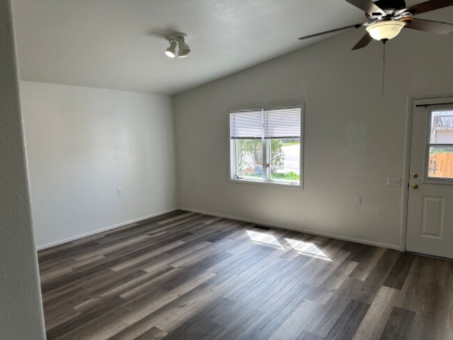 Foto del edificio - 1417 S Boxelder St
