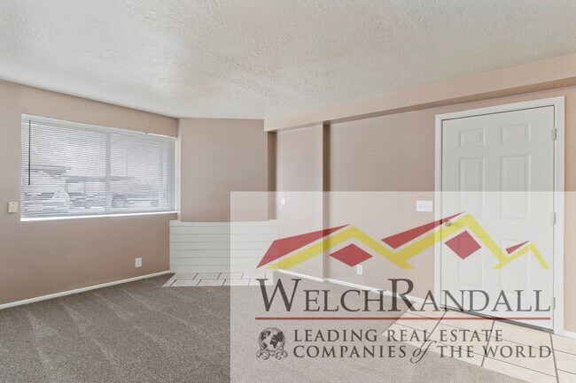 Building Photo - 2 Bed 1 Bath Condo Roy