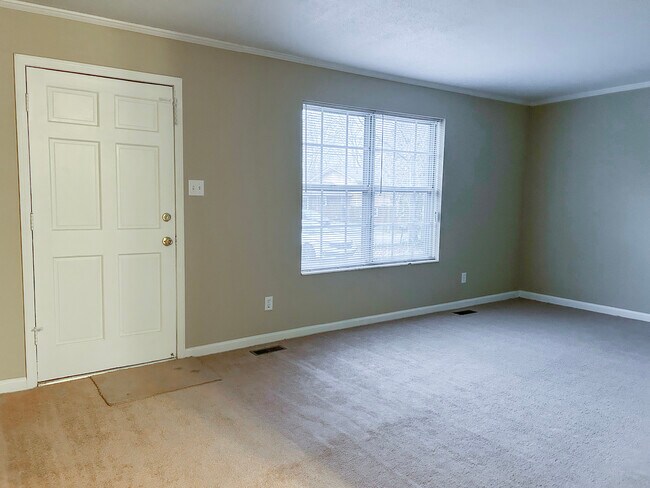 Building Photo - 675 Northview Dr NW