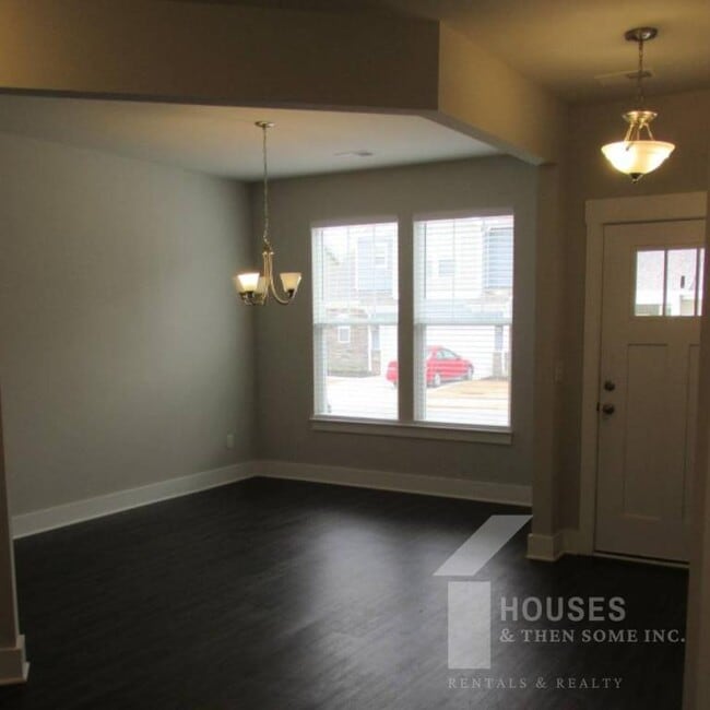 Photo - 27 Creekhaven Ln Townhome