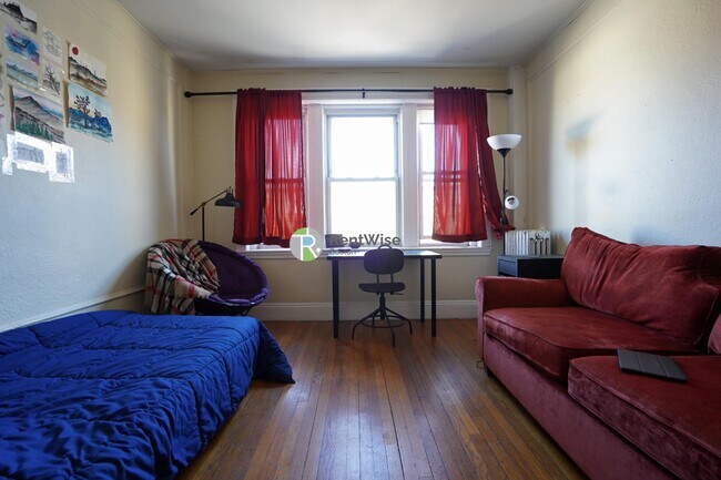 Building Photo - 55 Linden St