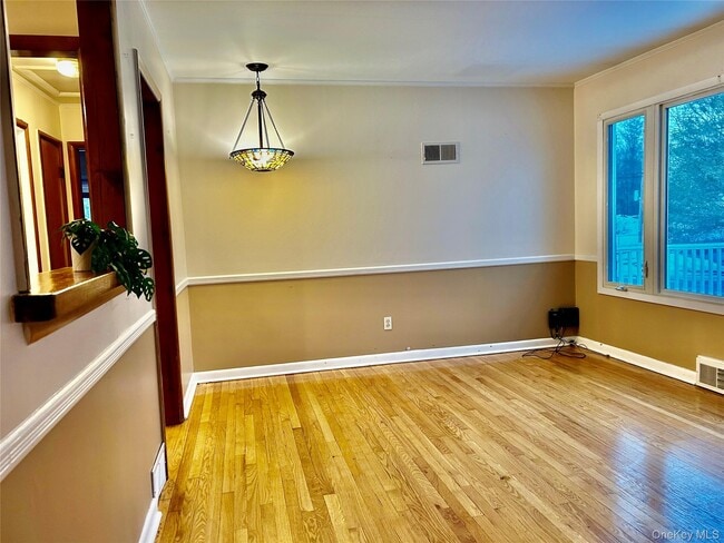 Building Photo - 102 Overocker Rd