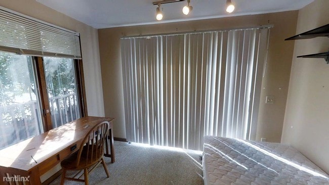 Building Photo - 5 br, 2 bath House - 811 Sylvan Ave Entire...