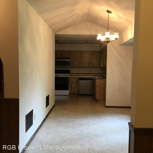 Building Photo - 3 br, 2 bath House - 3050 E. Greeley St.