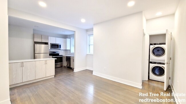 Building Photo - 108 Jersey St