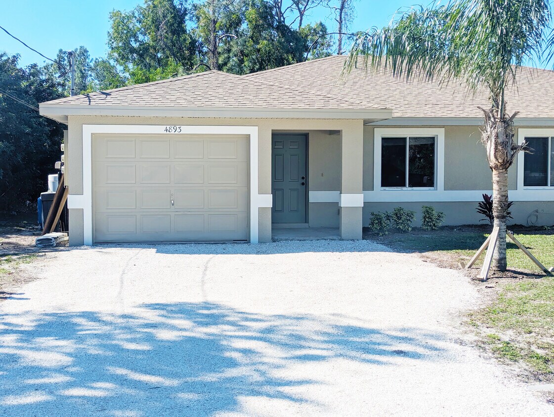 Foto principal - 4893 29th St SW