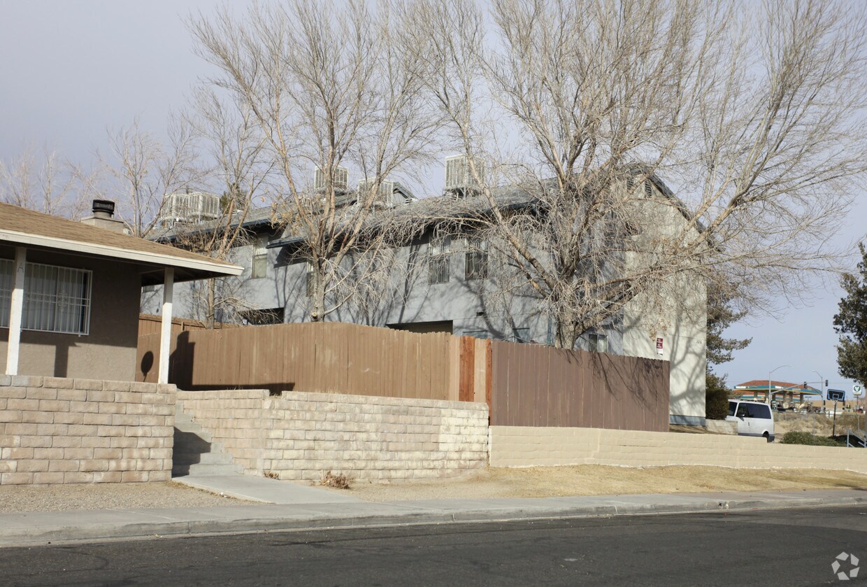 Foto del edificio - 1050 Deseret Ave