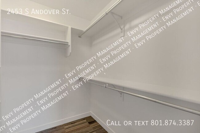 Foto del edificio - 2453 Andover St