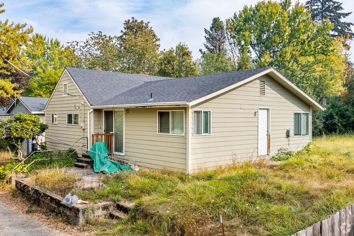 Primary Photo - 12600 SE Sunnyside Rd