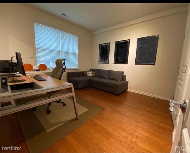Foto del edificio - 4 br, 3.5 bath Townhome - 2104 Ethan Ln