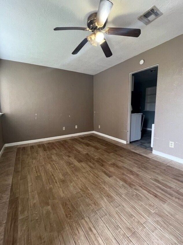 Foto del edificio - 17 NW 25th St