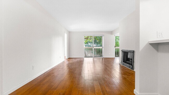 Building Photo - Beautiful Mountain Condo. 3 Bed-2Bath