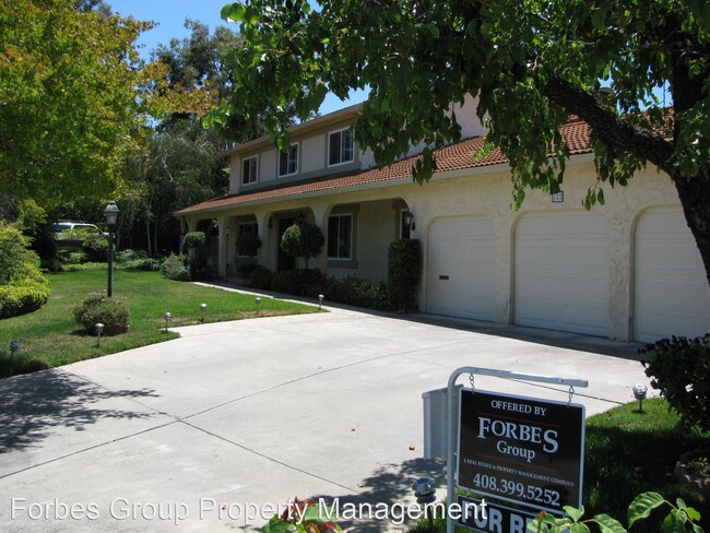 Building Photo - 5 br, 3 bath House - 122 Los Patios