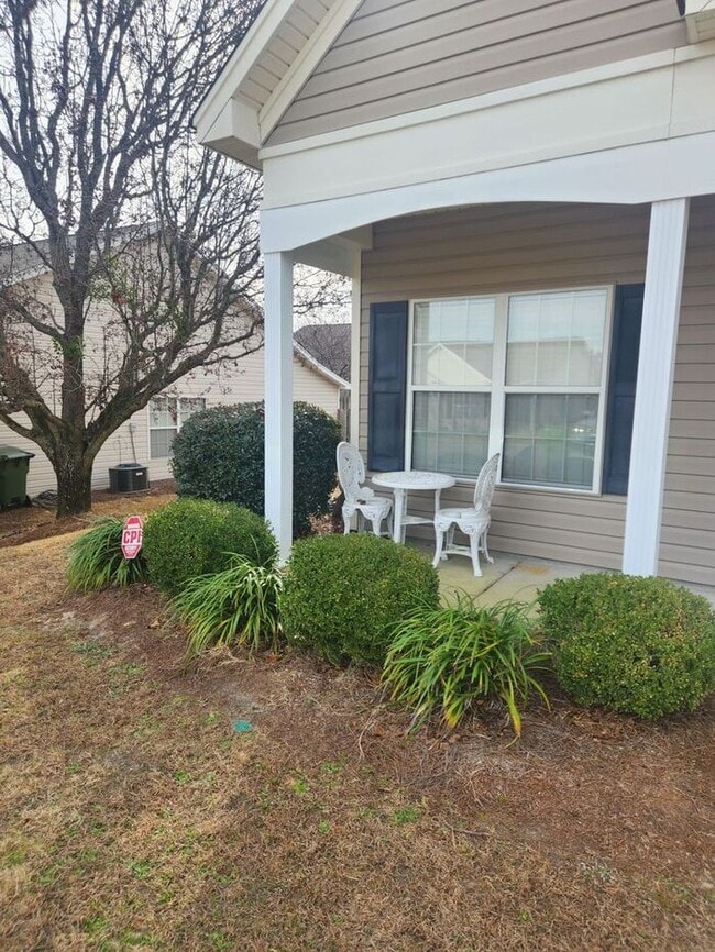 Foto del edificio - Lovely 2 Bedroom Bath