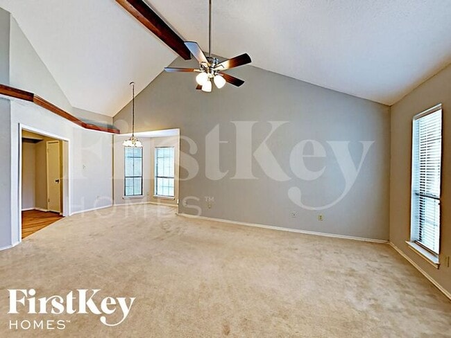Building Photo - 6607 Bluebonnet Dr