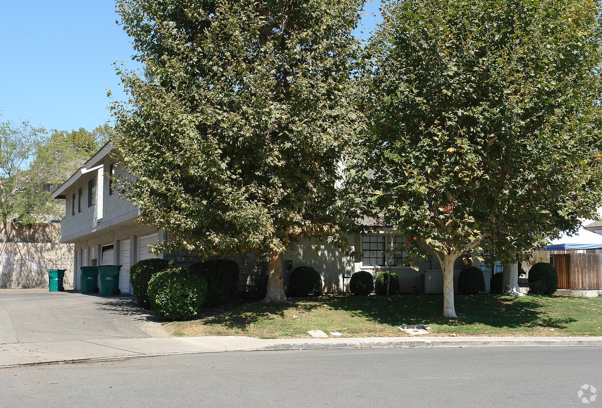 23051 Village Dr, Lake Forest, CA 92630 Townhomes for Rent Lake