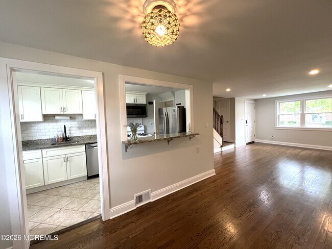 Foto del edificio - 317-325-325 N Bath Ave