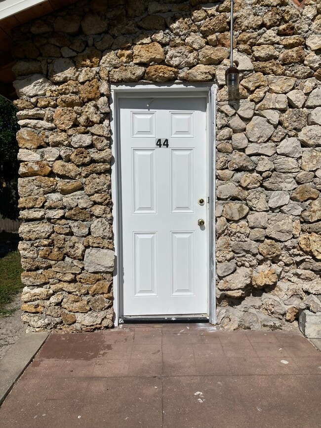 Building Photo - 44 Cypress St