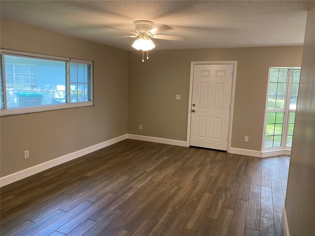 Foto del edificio - 3052 Unkaterri Ln