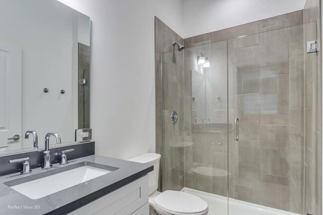 Master Bath - 161 W Schiller St