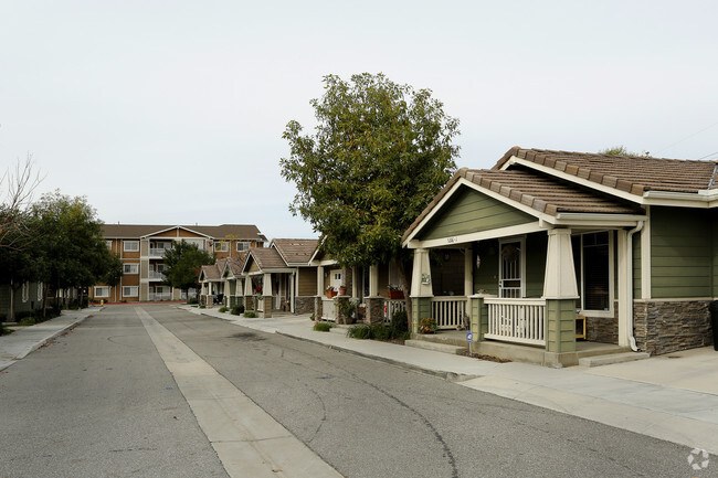 Foto del edificio - Raincross Cottages