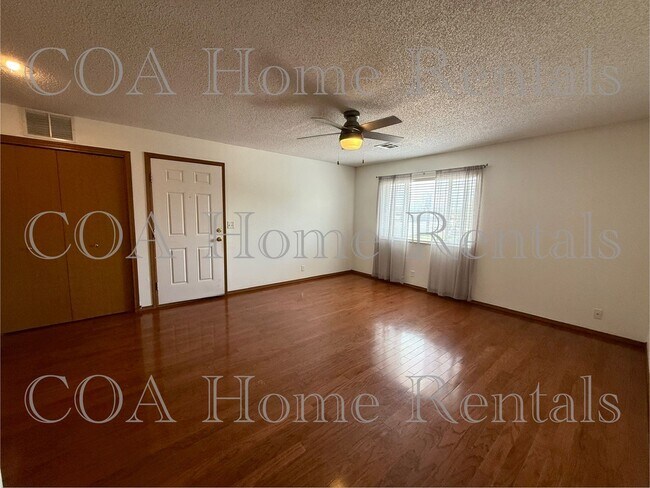 Foto del edificio - Great West side condo