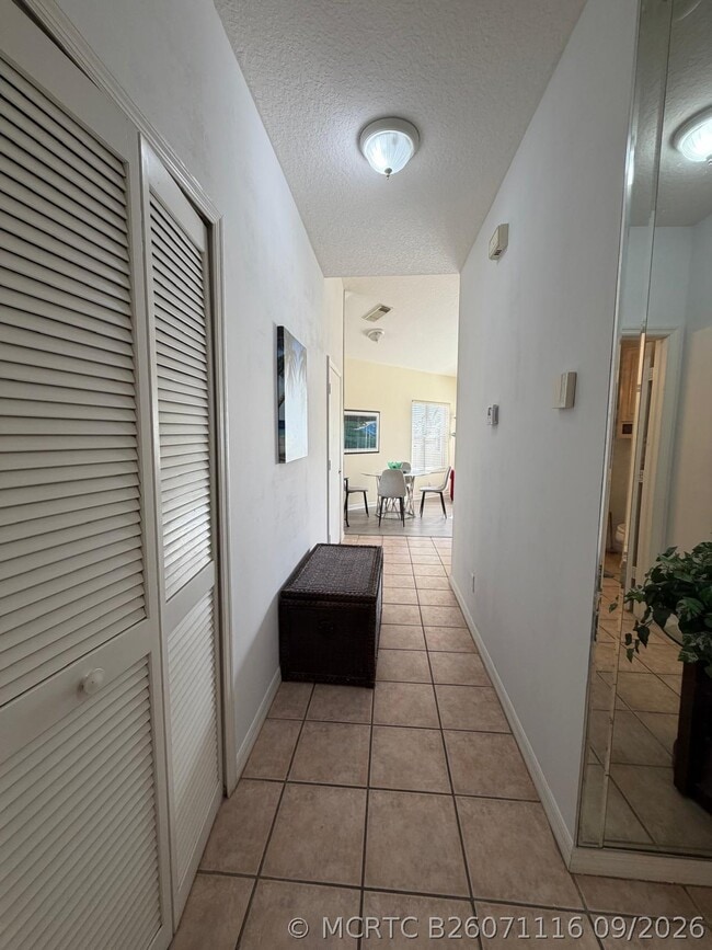 Building Photo - 9841 Perfect Dr