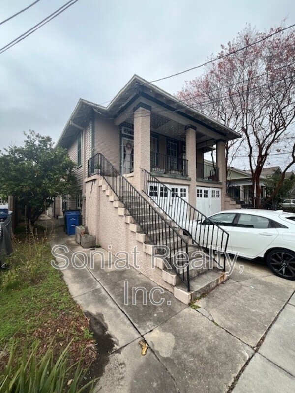 Foto principal - 851 1/2 Taft Place