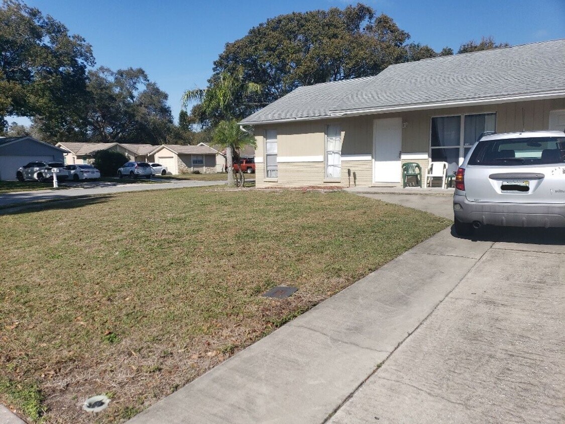 Foto principal - Beautiful home with fenced in backyard!