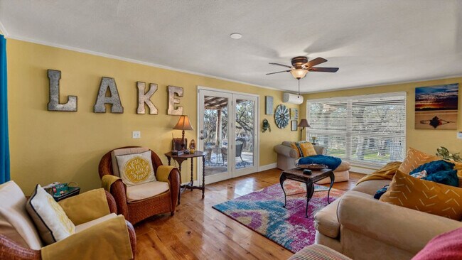 Foto del edificio - 316 Jacobs Creek Park Rd