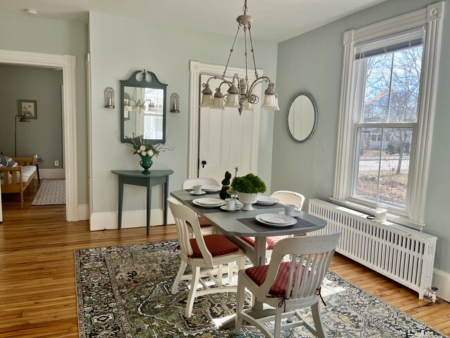 Building Photo - 33 W Elm St