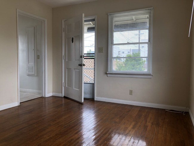 Foto del edificio - 11474 1/2 Cumpston St