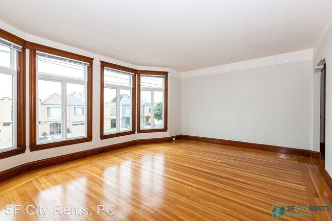 Building Photo - 3 br, 1 bath House - 2342 38th Ave.