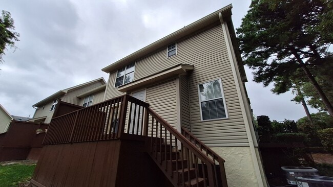 Building Photo - 2309 London Pointe Dr