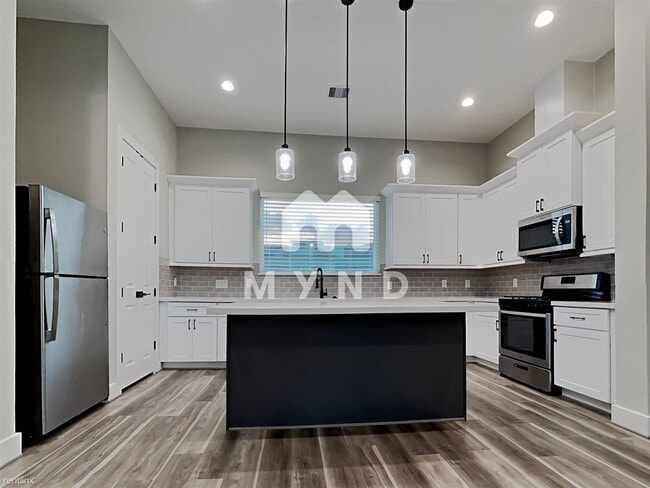 Building Photo - 3 br, 2.5 bath House - 2915 Sherwood Green Ln