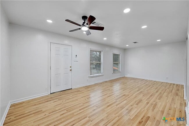 Building Photo - 1204 Toliver St