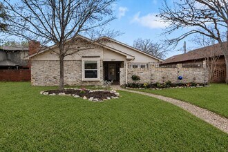 Building Photo - 2907 Broadmoor Dr