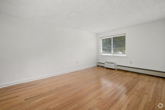 1BR, 1BA - 775 SF - Winter Hill