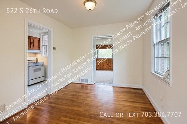 Building Photo - 522 S 26th Rd