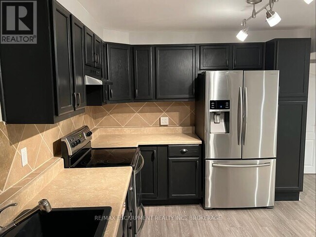 Building Photo - 205 Dorchester Dr