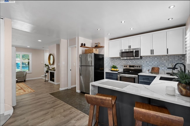 Foto del edificio - 810 Oak Grove Rd