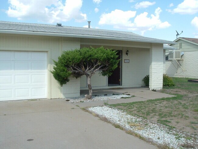 Building Photo - 206 Chalcocite St