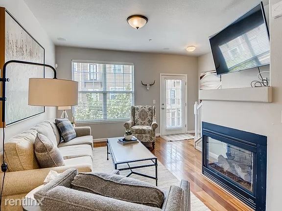 Building Photo - 2 br, 3 bath Townhome - 846 Victoria Ridge Pt