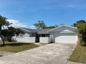 Building Photo - 988 Nicklaus Dr