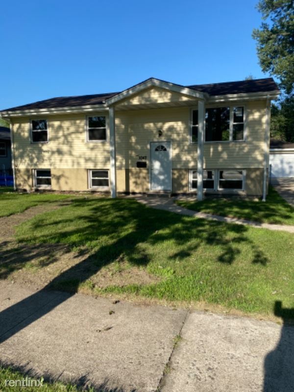Primary Photo - 4 br, 2 bath House - 1043 N Wood St