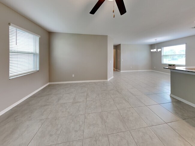 Building Photo - 9647 Flourish Dr