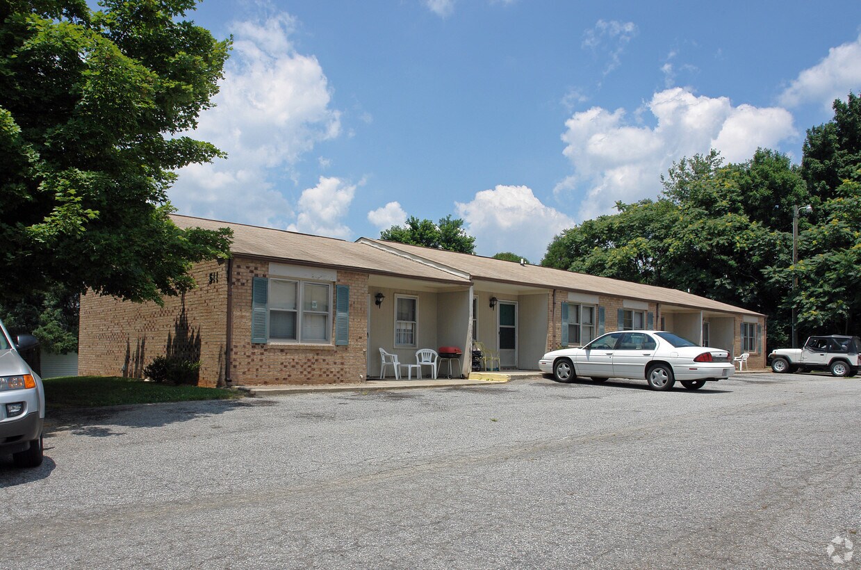 Foto del edificio - 511 E Fairfield Rd