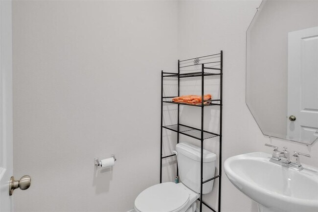 Building Photo - 11722 Braemar Village Dr