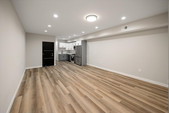 Building Photo - 2037 McCulloh St